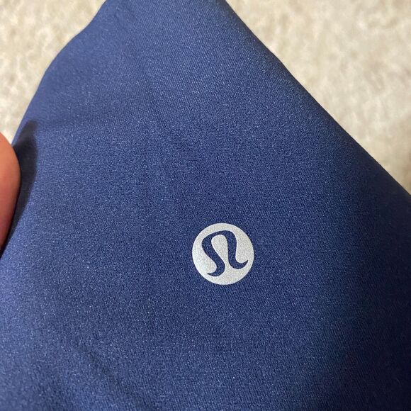 Lululemon Size 4 Align Short High Rise 6" True Navy Blue - Picture 3 of 6
